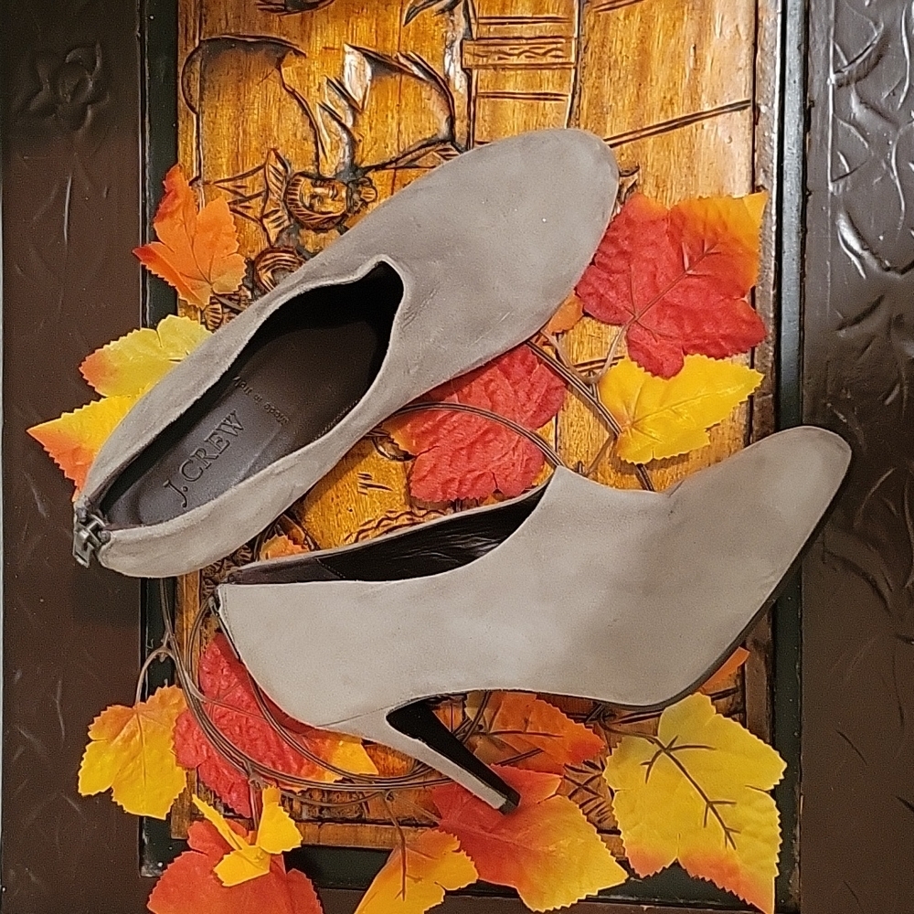 Minimilist Neutral J.Crew suede‎ bootie size 8.5 - Picture 3 of 6